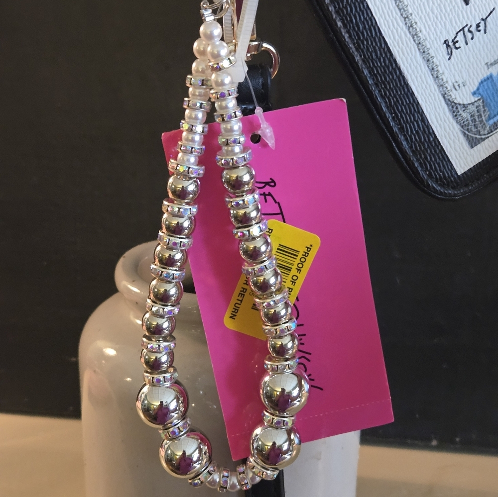 Elegant Silver Beaded Multifunctional Keychain